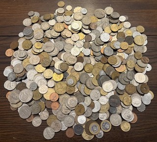 5 Lbs Of Mixed Foreign World Coins. Mixed Country Years And Demoninations.