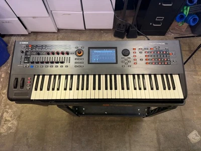 Yamaha Montage 6 Motion Control 61 FSX Keys Workstation Synthesizer W/Cable READ - Image 1 of 4