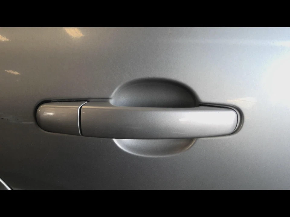 Manija de puerta exterior delantera derecha usada se adapta a: Chevrolet Malibu 2005 trasera derecha Foto 2 de 4