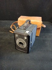 Appareil photo Voigtlander Box des années 50 avec étui vintage