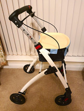 4-Wheel Rollator Walker Handbrakes Tray Storage Compartment Indoor White
