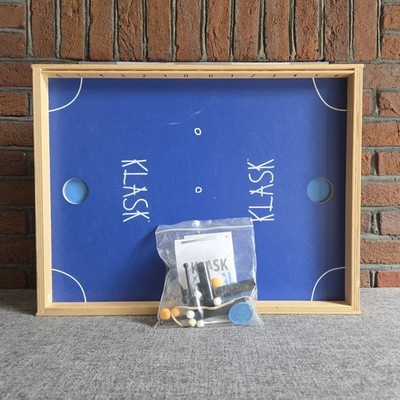 Klask - Magnetic Battle Dexterity Brettspiel für 2 Spieler - vollständig