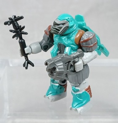 Halo Mega Bloks Teal Covenant Brute Mini Figure and Accessories