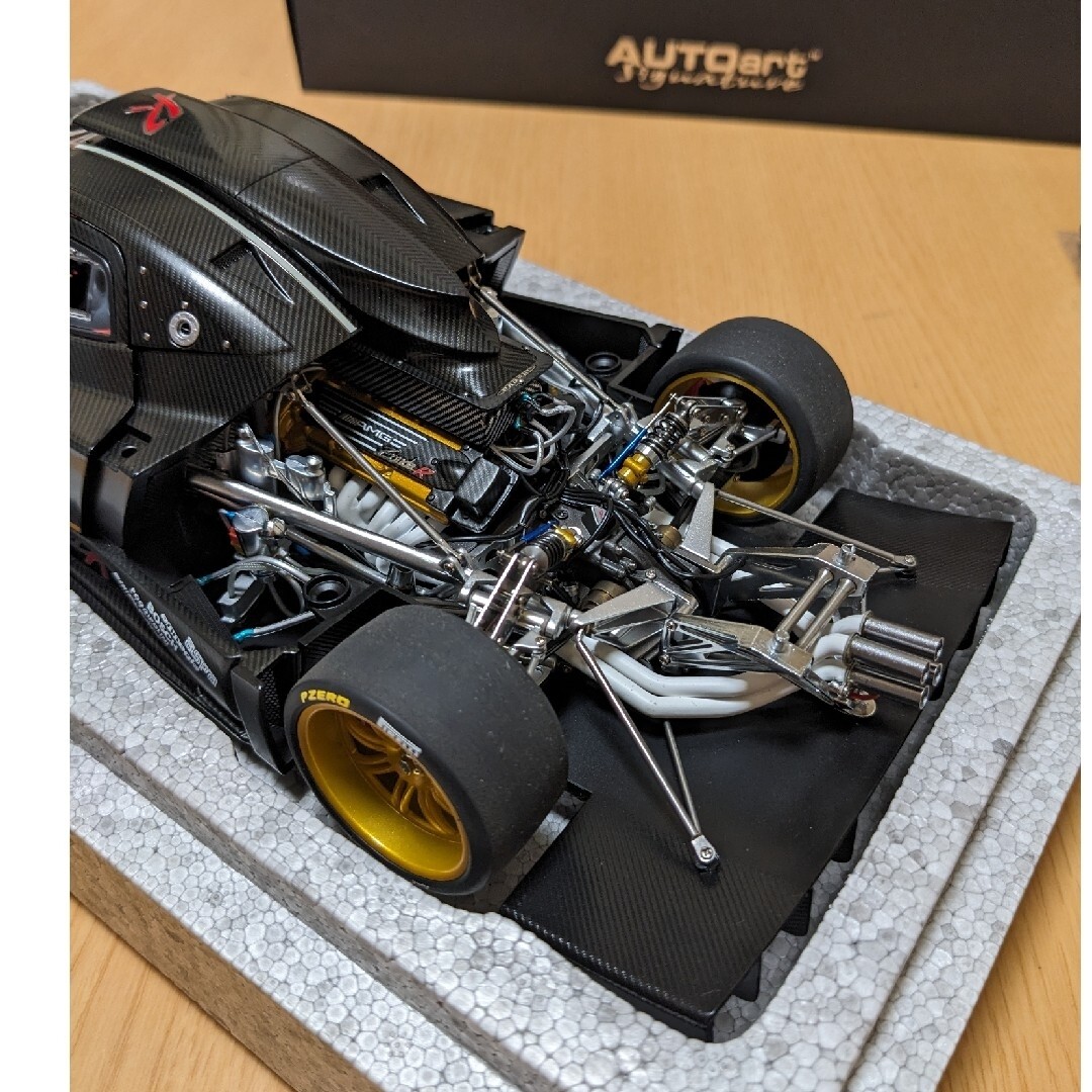 Pagani Zonda R ミニカー 1/18 オートアート　絶版品 AUTOart 1/18 Pagani Zonda R USED | eBay