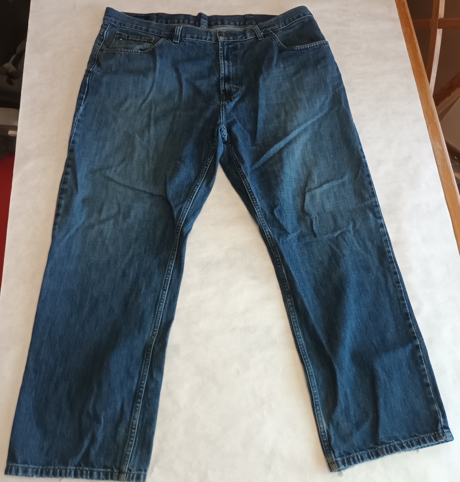 Tommy Hilfiger Men Relaxed Straight Leg Denim Jeans 40W x 30L Original