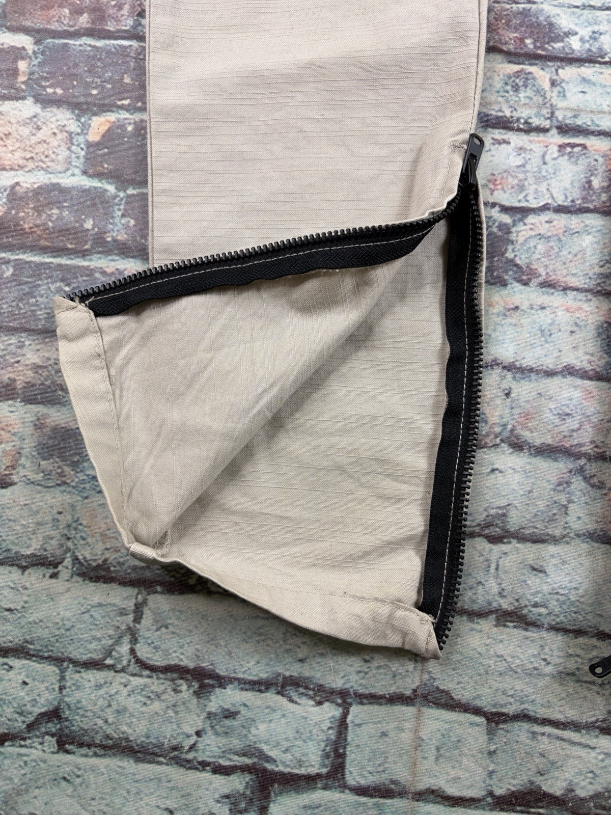 Fear Of God FOG Essentials Cargo Pants Mens Large Beige Ankle Zip Streetwear thumbnail 3