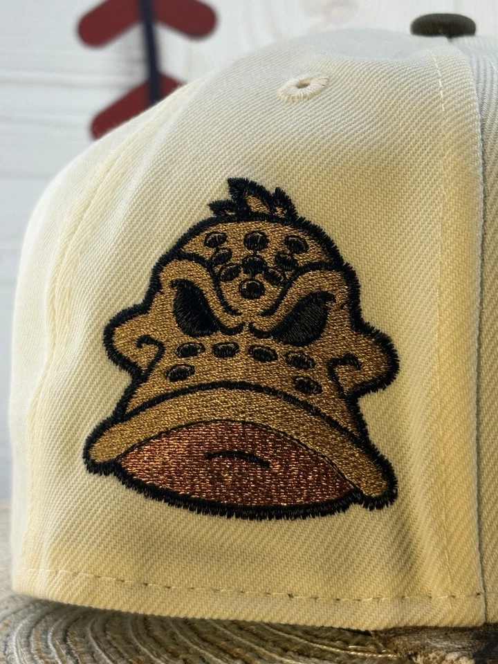 Anaheim Mighty Ducks 7 3/4 Máscara Metálica Dorada Gris UV 59FIFTY 🔥 🦆 Foto 2 de 4