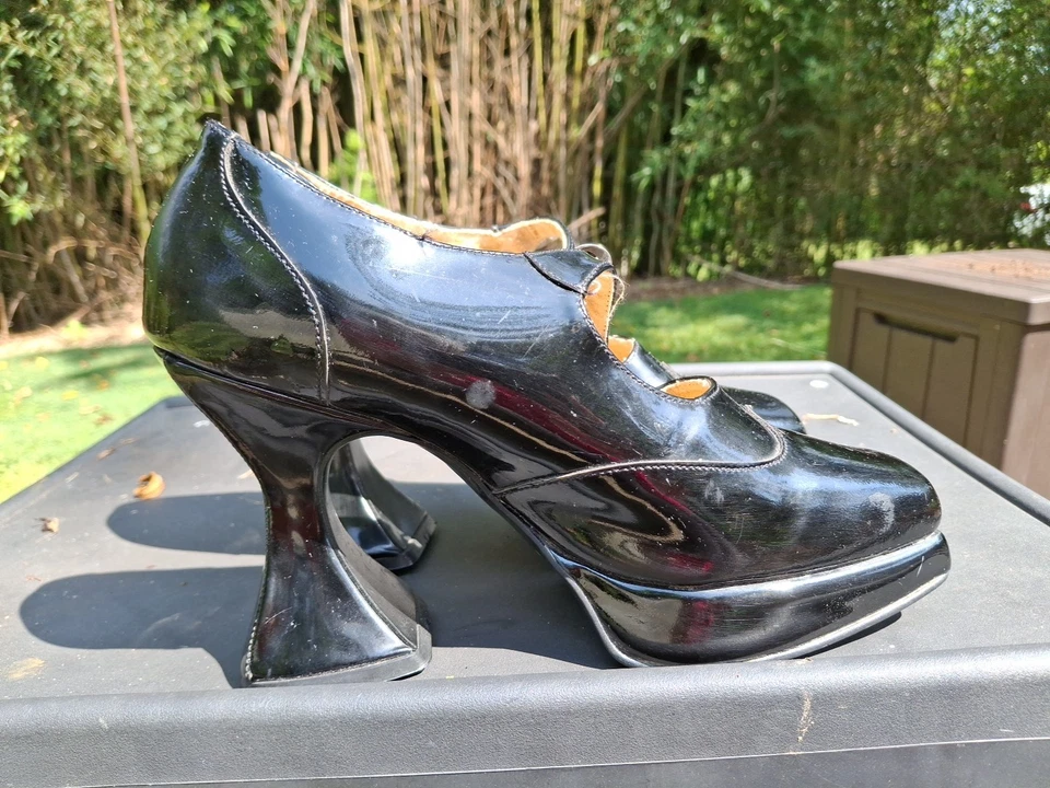 Plataforma subterránea John Fluevog MEGA MUNSTER negro pat. Cuero Reino Unido 8/10 EE. UU.  - Imagen 2 de 4