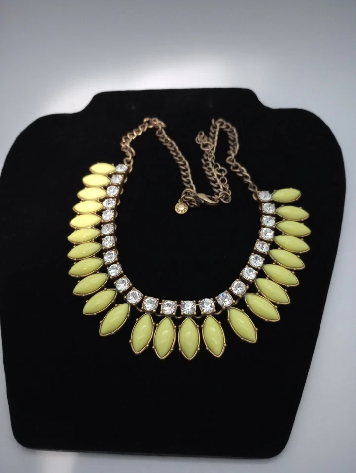 Mark J. firmado de colección Collar Crew Color Amarillo Pastel Diamantes de Imitación Transparente Foto 3 de 4