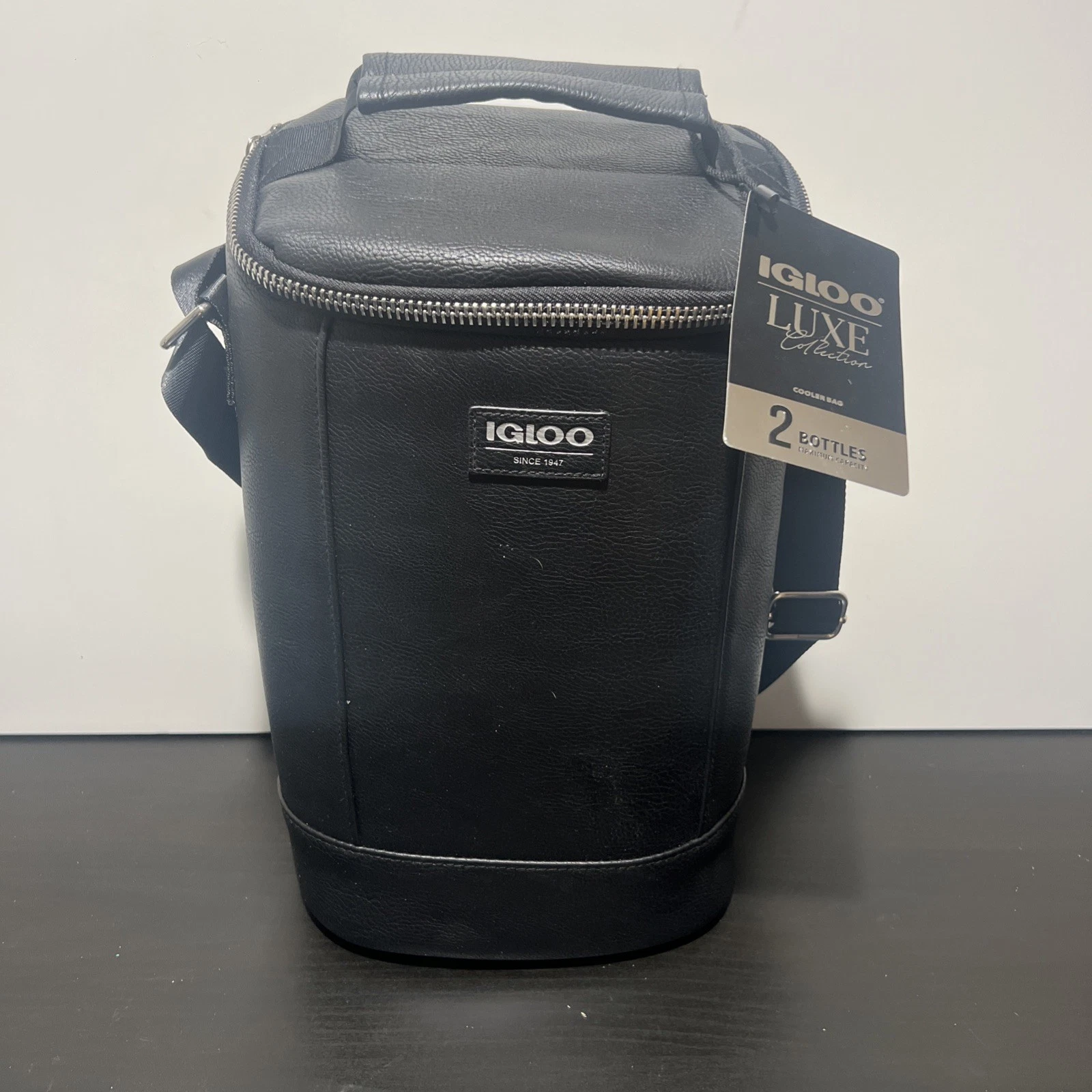 Igloo Luxe Cooler Insulated Bag (Black) Beverage Wine Bag
Opens in a new window or tab