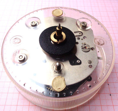 Älteres gebrauchtes Werk für Wanduhr Tischuhr Kienzle 413/4 gangbar
