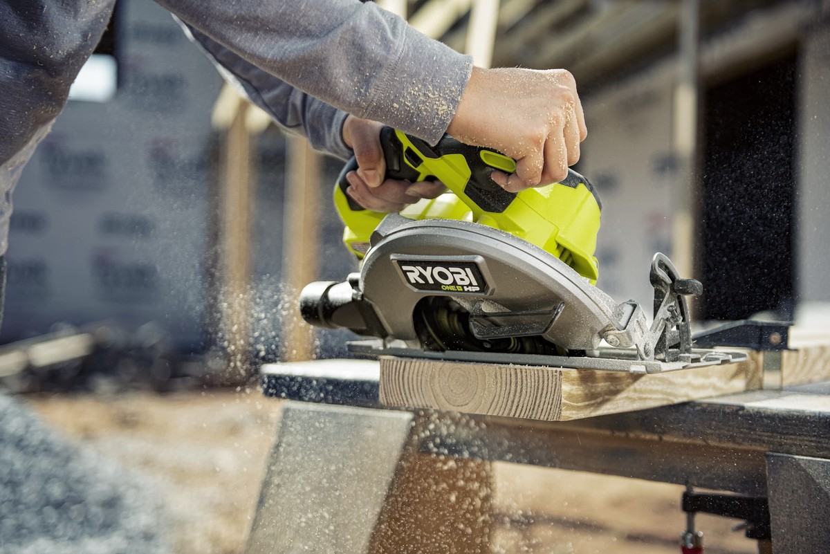 RYOBI HP 18V Brushless Cordless 7-1/4 in. Circular Saw (Tool Only