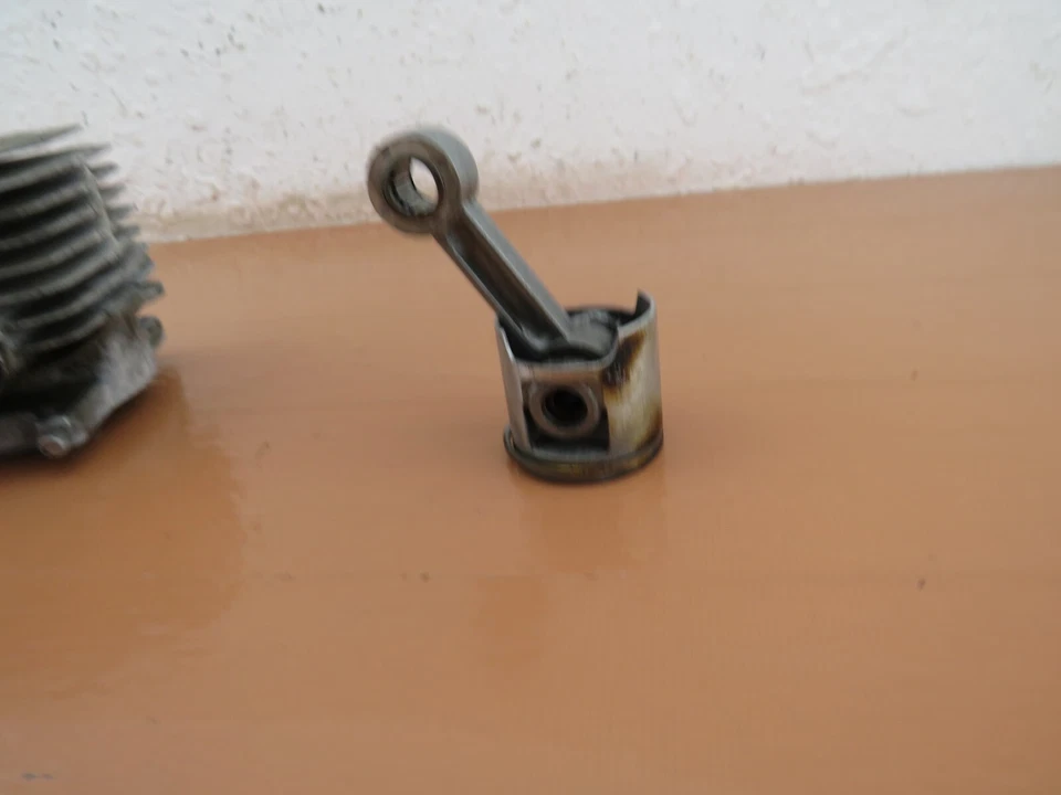 Eager Beaver 282 by McCulloch String Trimmer OEM Cylinder & Piston - Image 2 of 4