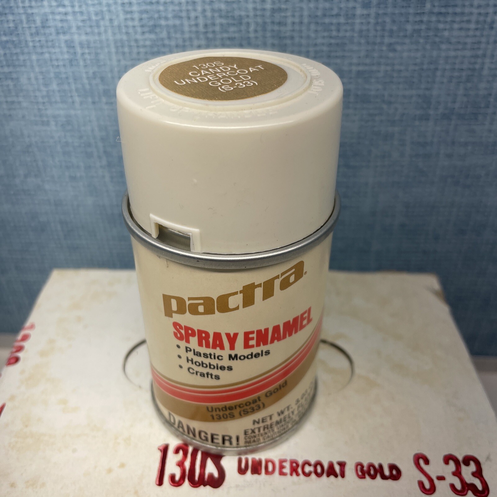 (6) NOS VINTAGE PACTRA UNDERCOAT GOLD SPRAY ENAMEL CAN PAINT PAPER