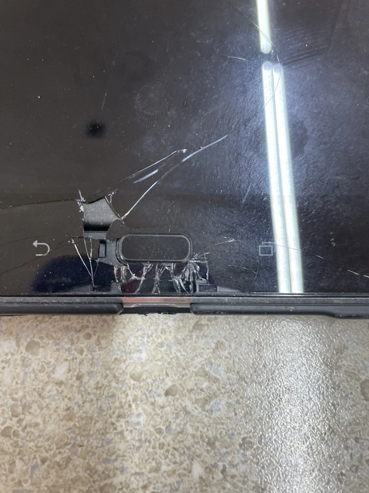 TABLET LOT PARTS ASUS ZENPAD Z10 SAMSUNG TAB S5E CRACKED SCREEN - Image 4 of 4