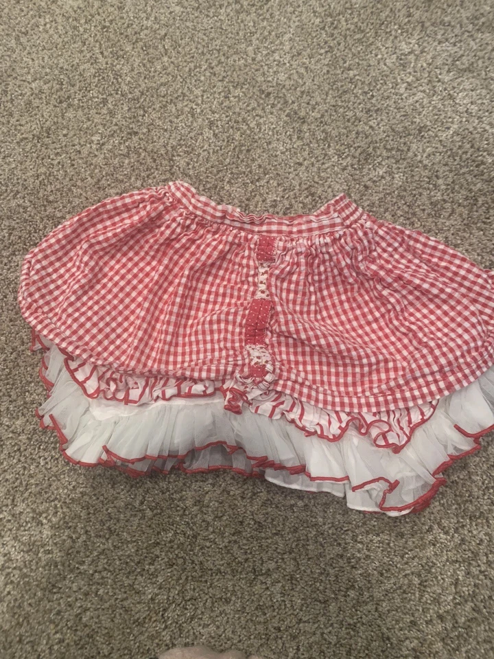 Falda cuadrada con volantes estilo country guinga para niños 4 Beetlejuice Londres Foto 2 de 4
