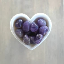 Stunning amethyst crystal tumbles. Approximately 15 tumbles in the 8 oz bag.