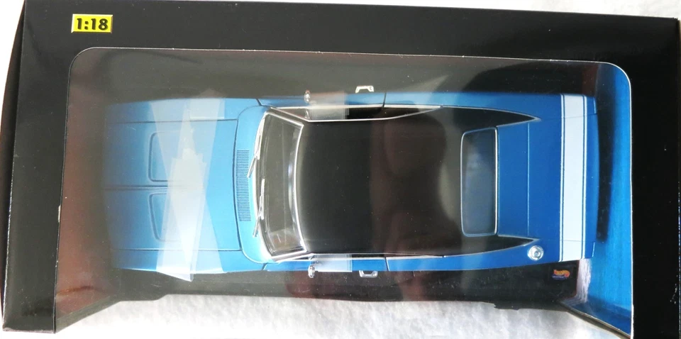 1969 Dodge Charger RT B5 Blue 1:18  Hot Wheels Collectibles - Image 3 of 4