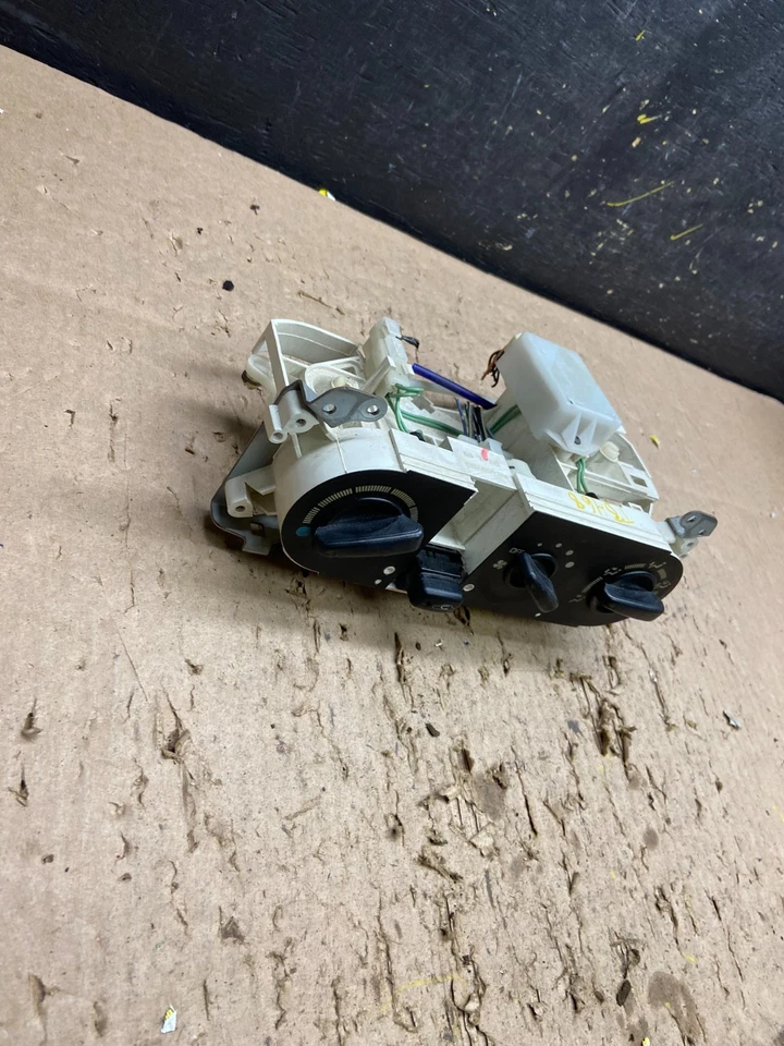 2000-2004 Mitsubishi Montero Sport Climate Control Heater Panel Oem T8468 DG - Image 2 of 4