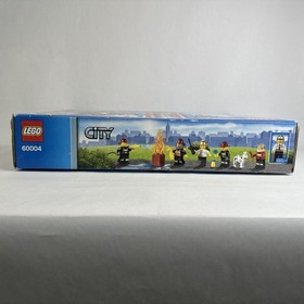 LEGO CITY : Fire Station (60004) RETIRED/SEALED