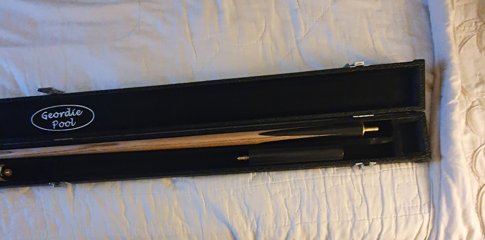 Geordie Pool 2-Piece Pool Cue Cues with Geordie Pool Cue Case