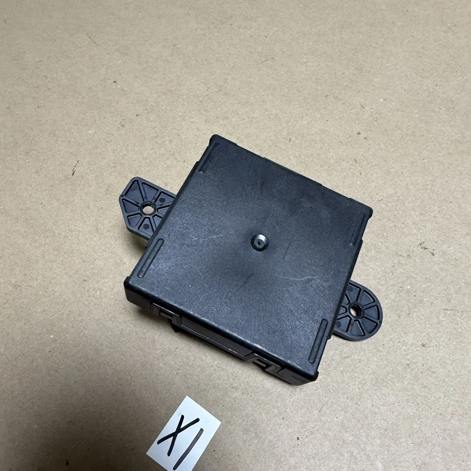 Dodge Charger Ram Jeep Grand Cherokee 2014 módulo de puerta derecha derecha P68155770AE OEM Foto 4 de 4