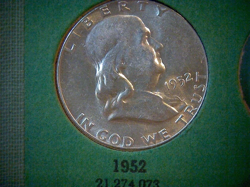 PARTIAL SET OF 8- FRANKLIN HALF DOLLARS IN VINTAGE WAYTE RAYMOND COIN ALBUM