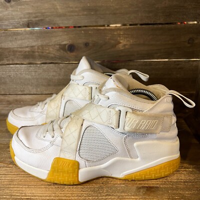 Mens Nike Air Raid White Gum Athletic Basketball Shoes  display picture 1