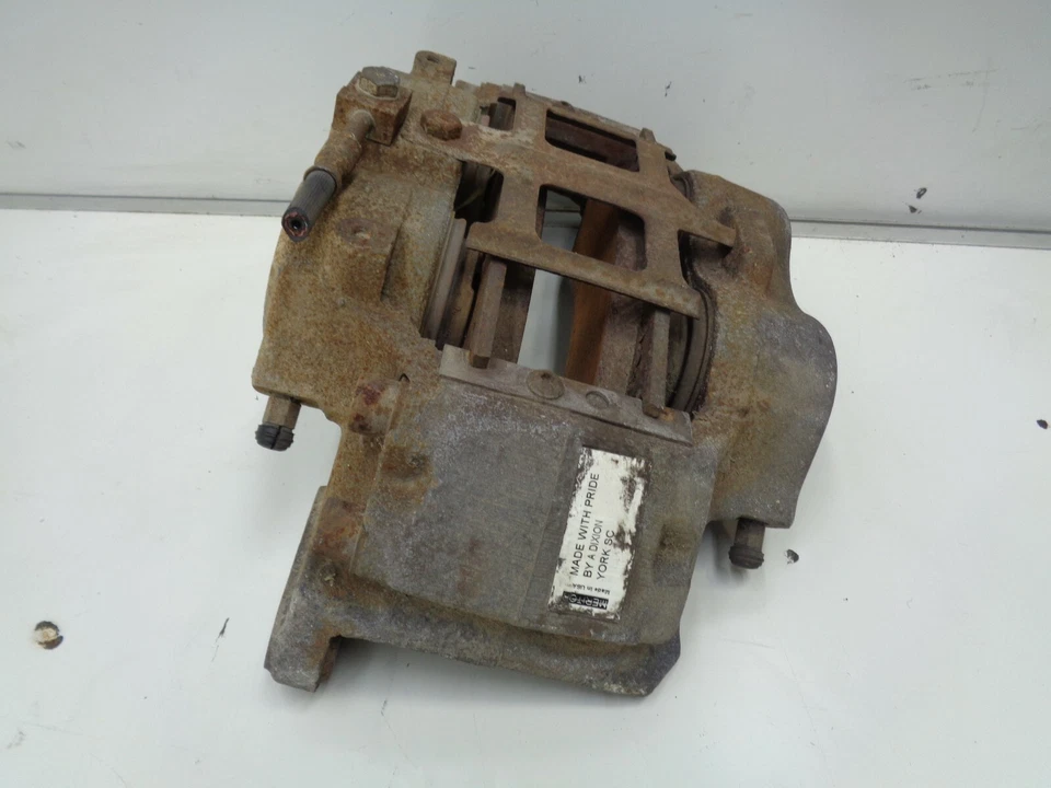 06-07 GMC C7500 Topkick Brake Caliper Front Right Passenger Side OEM AK2010110 - Image 3 of 4