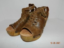 Sbicca Vintage Collection Wood Heeled Soles Platform 39 sandals open toe strappy