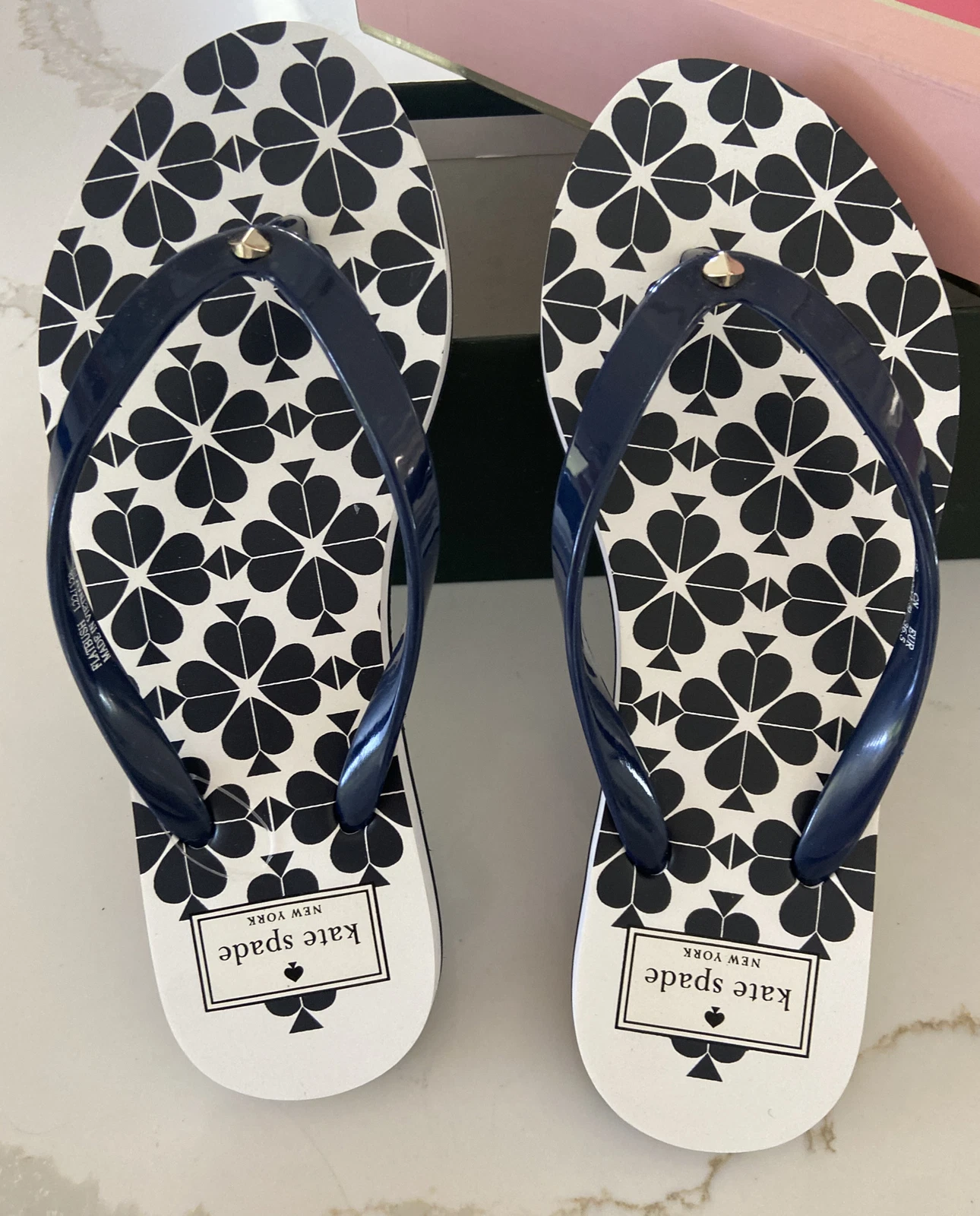 Sandali infradito Kate Spade NY 6 blu navy argento charm tanga leggeri