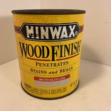 Minwax Pickled Oak 260 Wood Finish Oil-Based Wood Stain 1 Quart