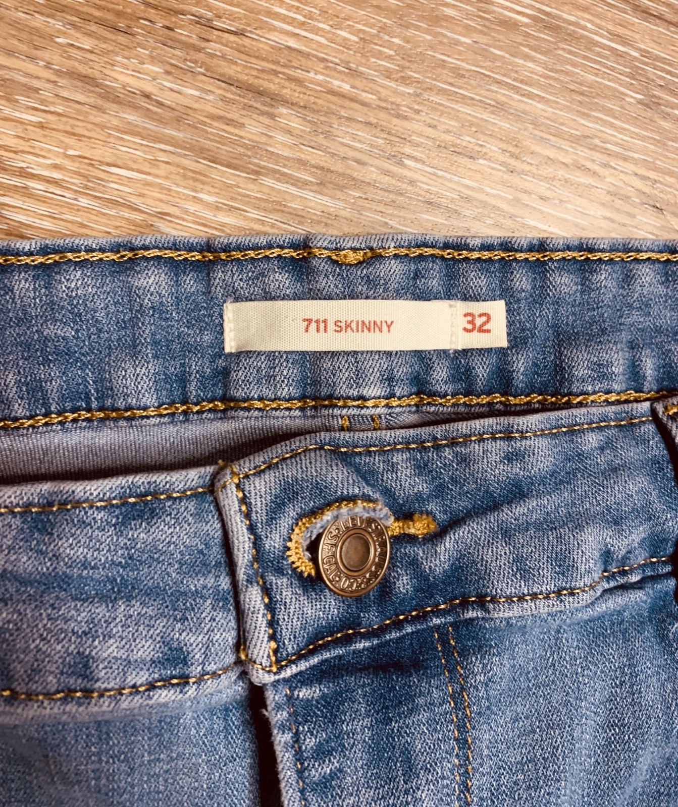 Levis 711 Skinny Jean Shorts Women Size 32 Light Blue - 1594 thumbnail 3