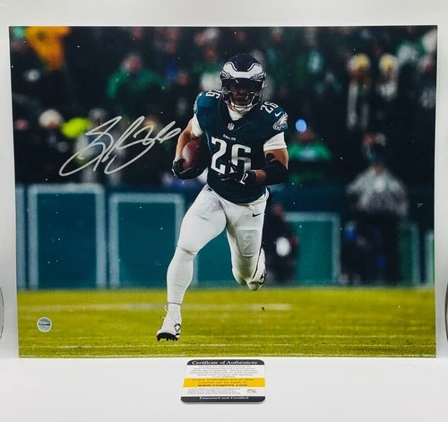 Saquon Barkley Signed 11x14 Photo With COA (PC481686) (Eagles)