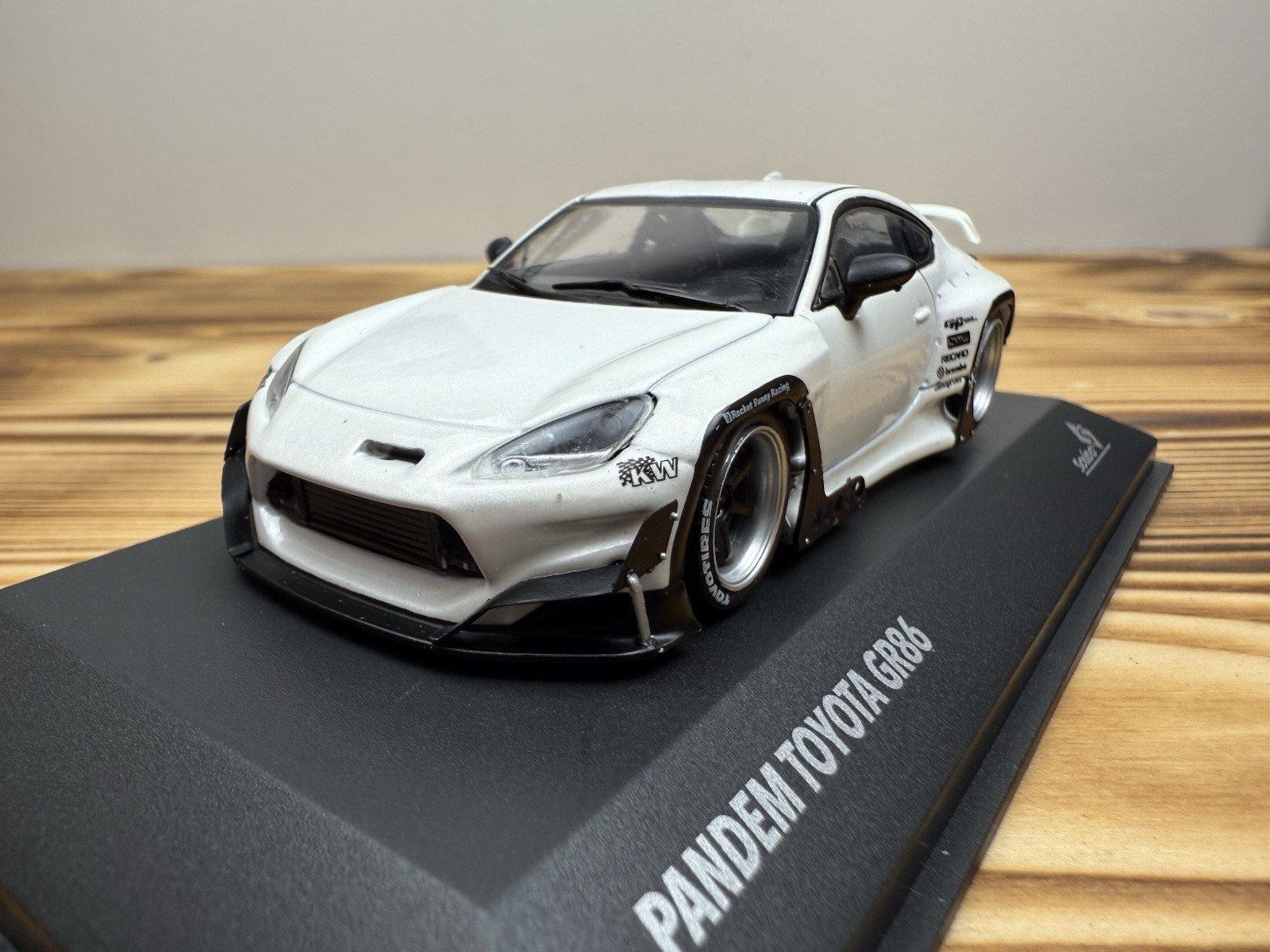 Toyota GR86 Rocket Bunny Solido 1/43 Réplique Modèle Réduit Coupé 2022 Blanc Référence SL4315102