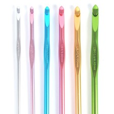 Susan Bates  SilvaLume  Crochet Hook Set in Vinyl Pouch  Set of 6 Crochet Hooks