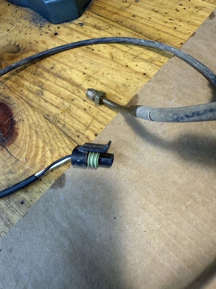 Polaris Sportsman 700 2003 conjunto de puntal/buje delantero derecho Foto 4 de 4