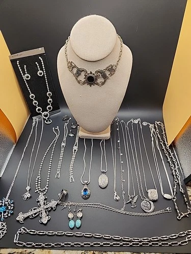 WEISS MONET EMMONS TRIFARI CROWN AVON +ALL SILVER TONE ESTATE JEWELRY LOT