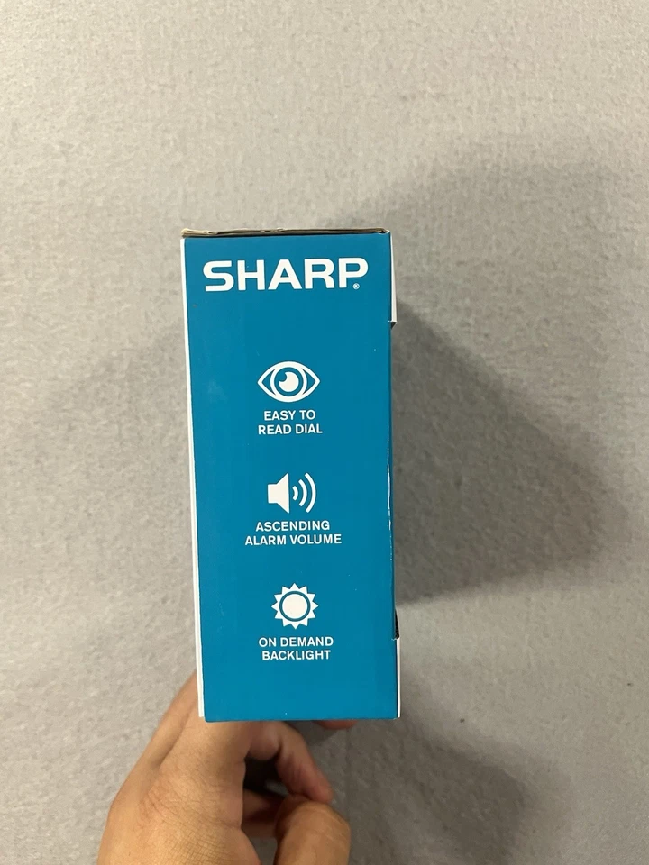 Sharp Quartz Analog Alarm Clock Black - Image 4 of 4