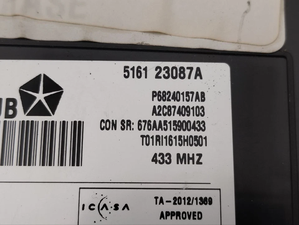 Control unit for access and start authorisation (kessy) Dodge DURANGO 2015 68240 - Image 3 of 4