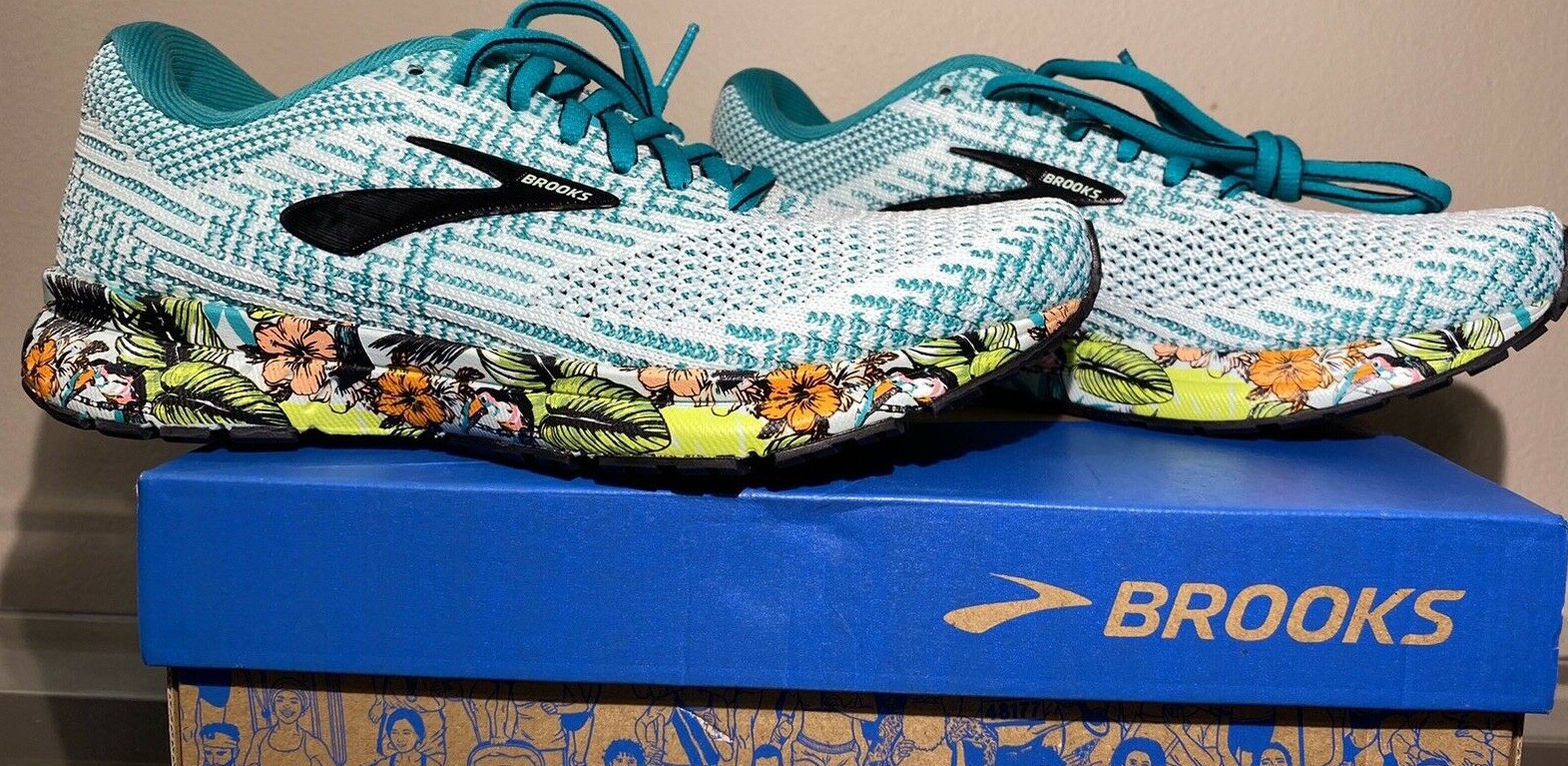 brooks revel 3 floral