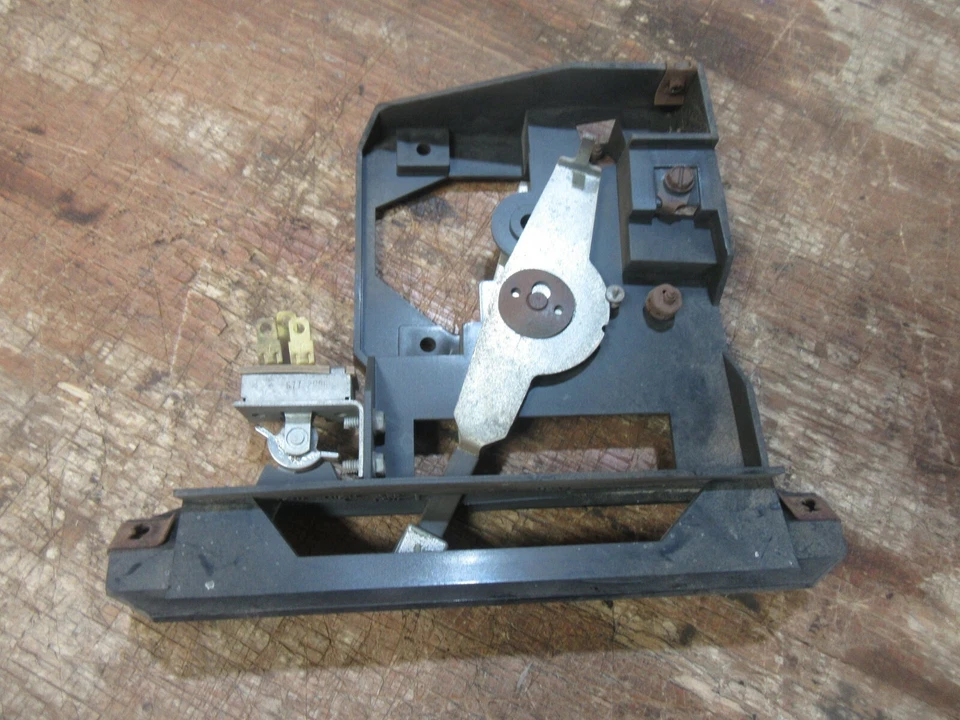 Dodge W100 1976 camioneta Power Wagon interior calefacción palanca control unidad interruptor  Foto 3 de 4