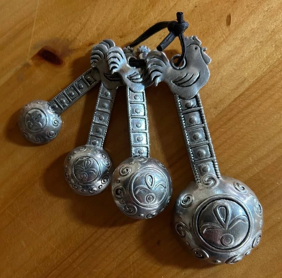 Set of 4 Metal Measuring Spoons Rooster Chickens Sunflowers Embossed Vintage