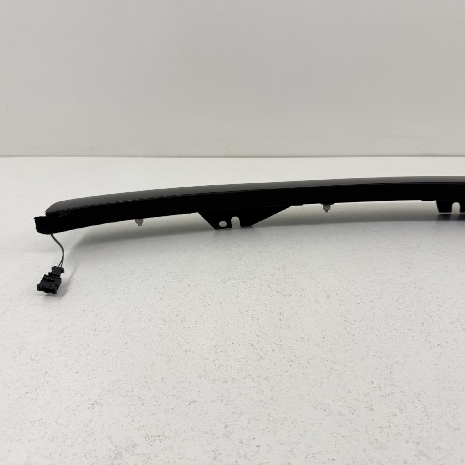 Bentley Flying Spur 2014-2018 Rear Center brake light P/N 3W5945399F