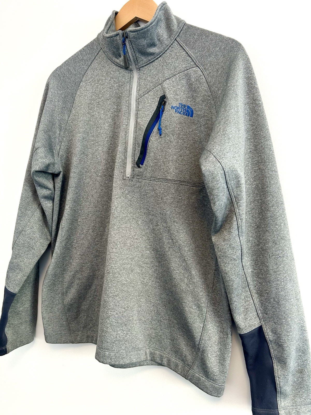 North Face Men’s, Medium Pullover - image 1