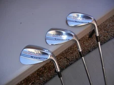 Lot of 3 Golf Clubs : KIRKLAND SIGNATURE wedges set (52, 56, 60), RH, EXCELLENT!