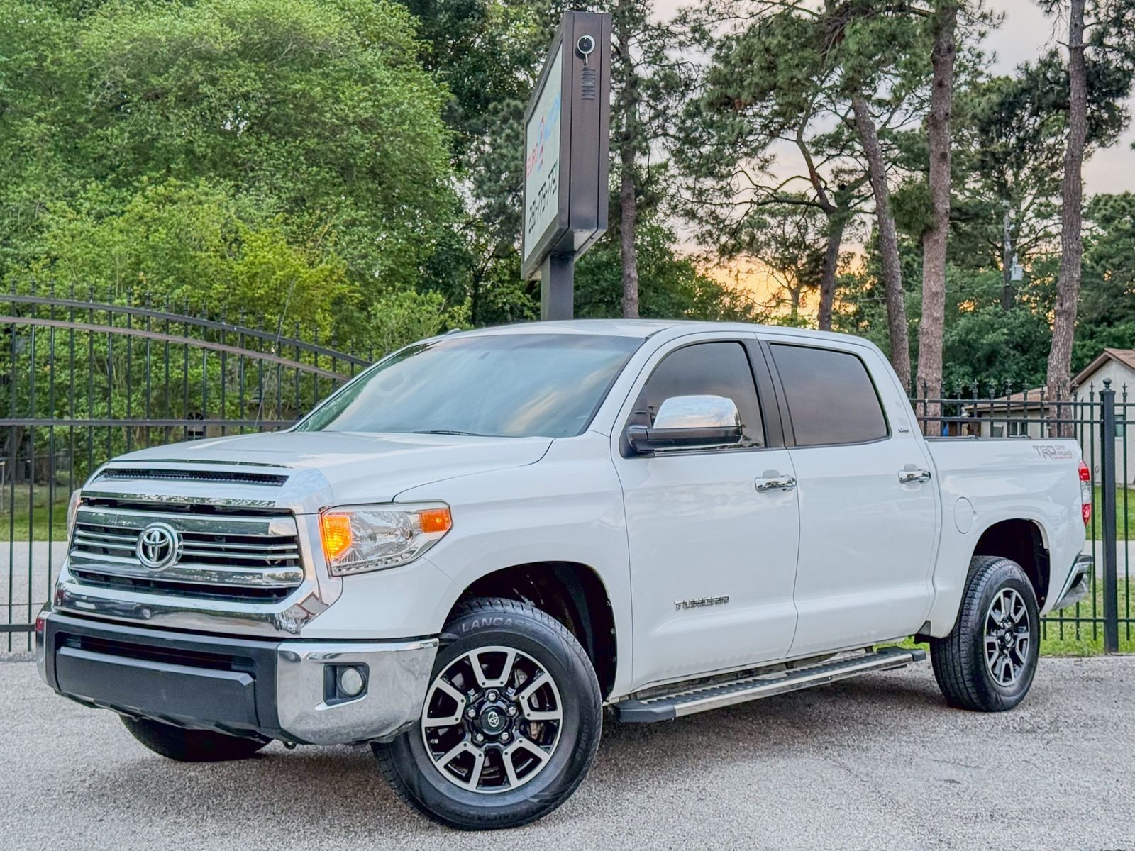 2017 Toyota Tundra SR5