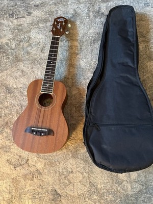 Oscar Schmidt Concert Ukulele, Mahogany, Natural Finish, 4 Strings, with Bag