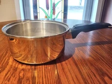 Vintage Royal Queen Multi-Core 5 Ply 8"  Sauce Pan Great Condition  (81A)