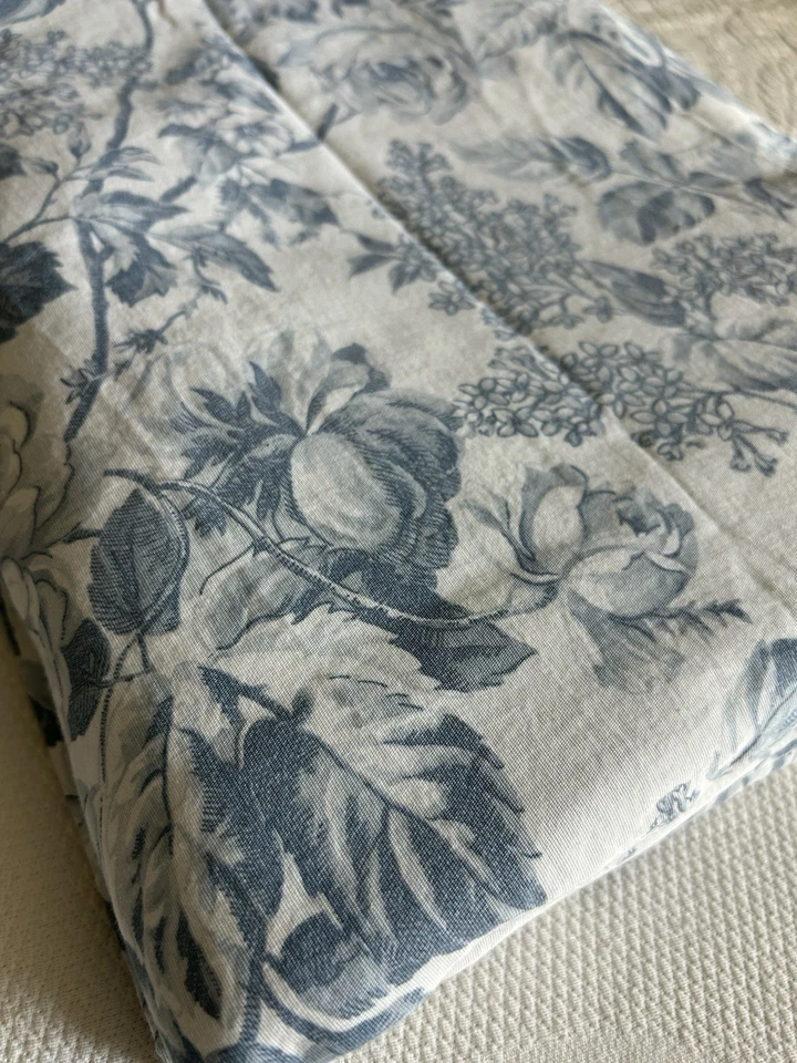 Laura Ashley Aimee Delft Blue Floral Duvet Cover Reversible Blue Floral F/Q Bed - Image 2 of 4